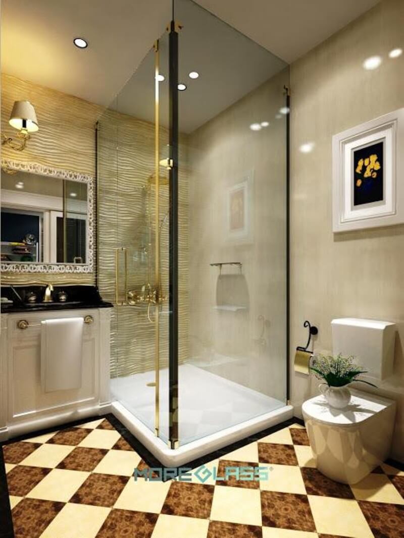 Những ai yêu thích phong cách sang trọng không nên bỏ qua mẫu vách tắm kính 90 độ với phụ kiện mạ vàng đồng này. Mẫu vách kính tắm cao cấp